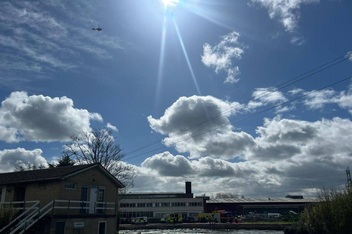 A helicopter circles over the Osney Mead area of Oxford <i>(Image: Newsquest)</i>