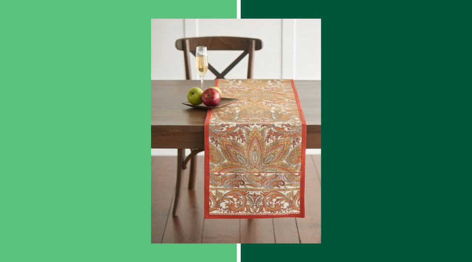 This paisley runner is a perfect match for Christmas color palettes.