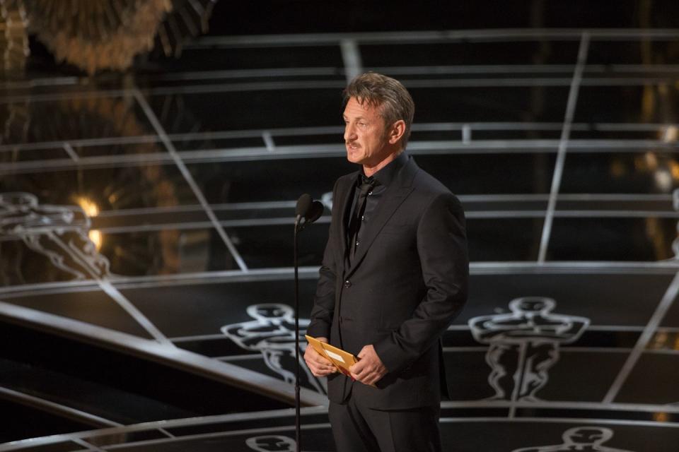 2015: When Sean Penn made a green card joke.