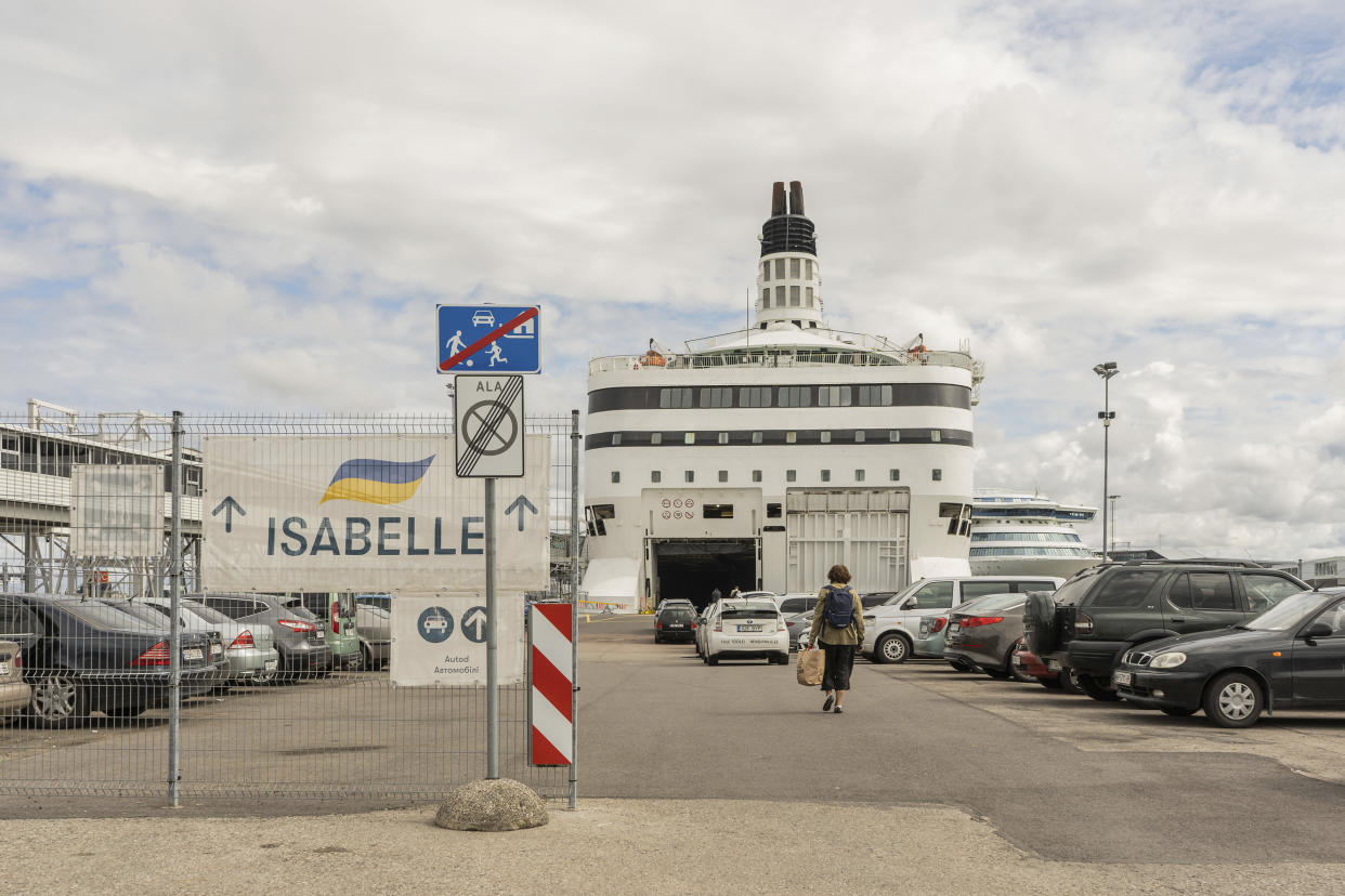 El camarote que Natalia Shevchenko comparte con otra mujer en el crucero Isabelle, en Tallin, Estonia, el 29 de julio de 2022. (Marta Giaccone/The New York Times)
