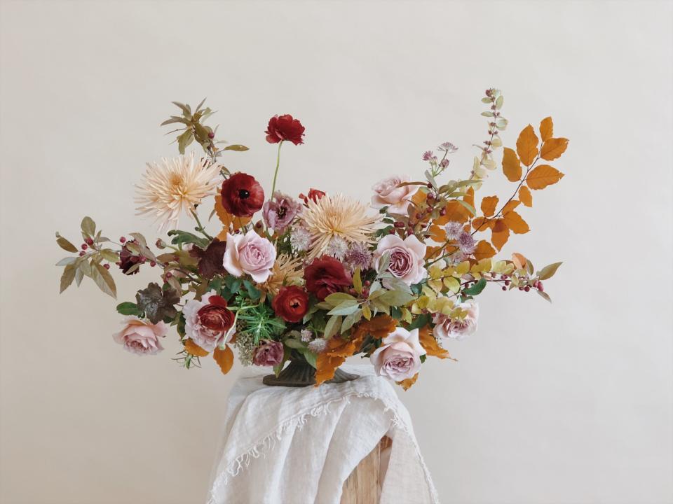 18 Stunning Fall Flower Arrangements to Decorate Your Home for Dinner Parties