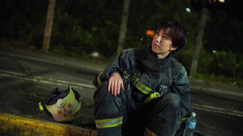 陳庭妮過去在《火神的眼淚》飾演消防員一角。（圖／公共電視、myVideo提供）