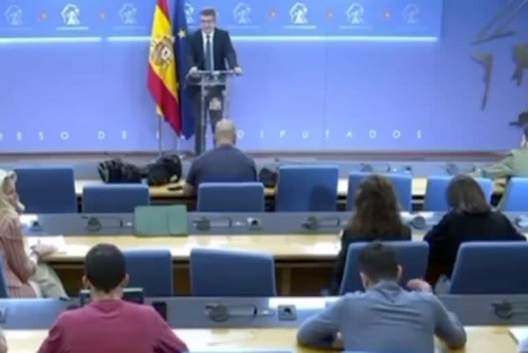 Momento incómodo. El vocero del gobierno español se quedó en silencio cuando le preguntaron por los agravios a Milei