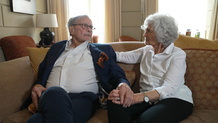 Former NBC newsman Tom Brokaw with his wife, Meredith.  / Credit: CBS News