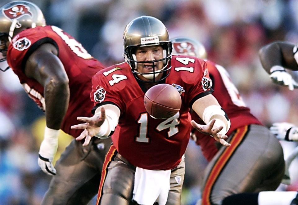 Tampa Bay Buccaners quarterback Brad Johnson during Super Bowl XXXVII. (Photo by LUCY NICHOLSON / AFP) (Photo by LUCY NICHOLSON/AFP via Getty Images)