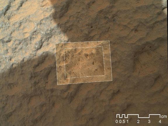 Curiosity Rover Touches 1st Martian Rock, Makes Longest Drive Yet