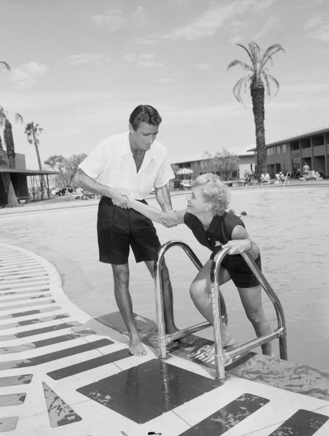 Frank Sinatra and Audrey Hepburn at the “Sands'; Las Vegas in 1956. :  r/1950s