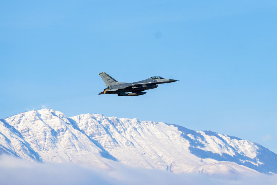 In this photo provided by the US Embassy in Bosnia and Herzegovina, a US Air Force F-16 Fighting Falcon flies as part of joint air-to-ground training involving American and Bosnian forces, on Monday, Jan. 8, 2024. Two U.S. fighter jets flew over Bosnia on Monday in a demonstration of support for the Balkan country's integrity in the face of increasingly secessionist policies of the Bosnian Serb pro-Russia leader Milorad Dodik. (US Embassy in Bosnia and Herzegovina via AP)