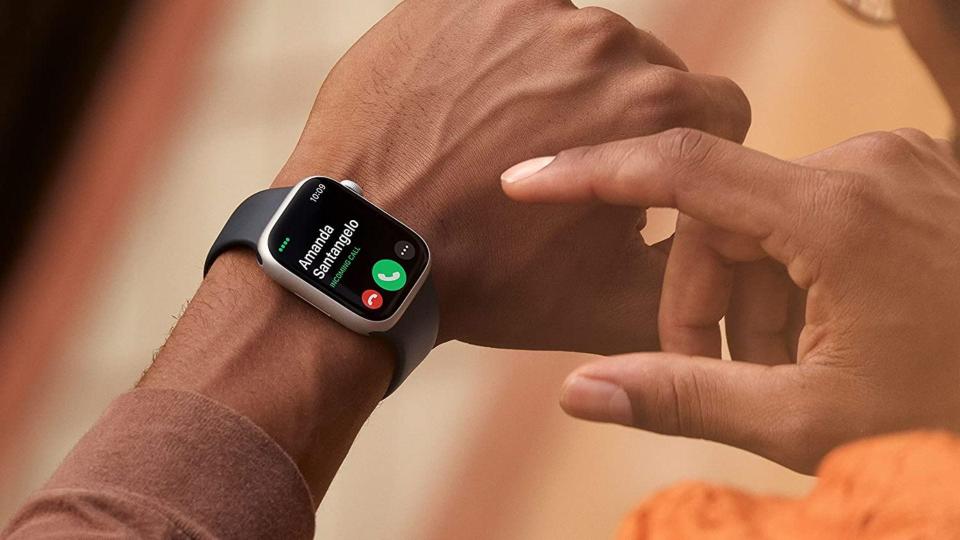 Best gifts for wives: Apple Watch Series 8