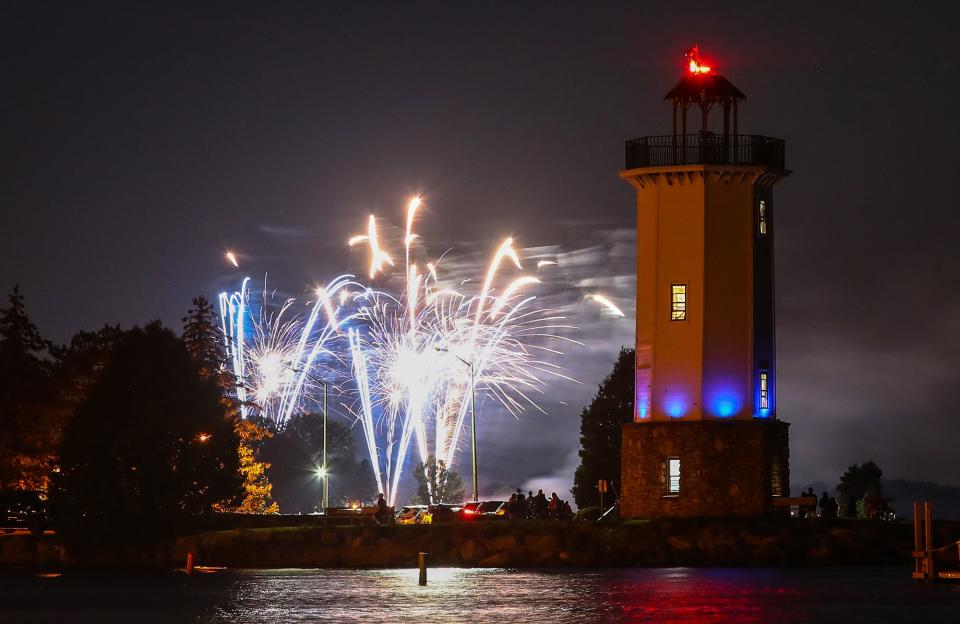 Fireworks explode during the Fourth of July display Sunday, July 4, 2021 at Lakeside Park in Fond du Lac, Wis. Doug Raflik/USA TODAY NETWORK-Wisconsin