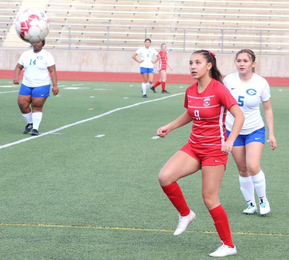 Pueblo Centennial's Haylie Villalpando gets set to receive a pass off an inbound against Pueblo Central on Mar 12, 2024 at Dutch Clark Stadium.