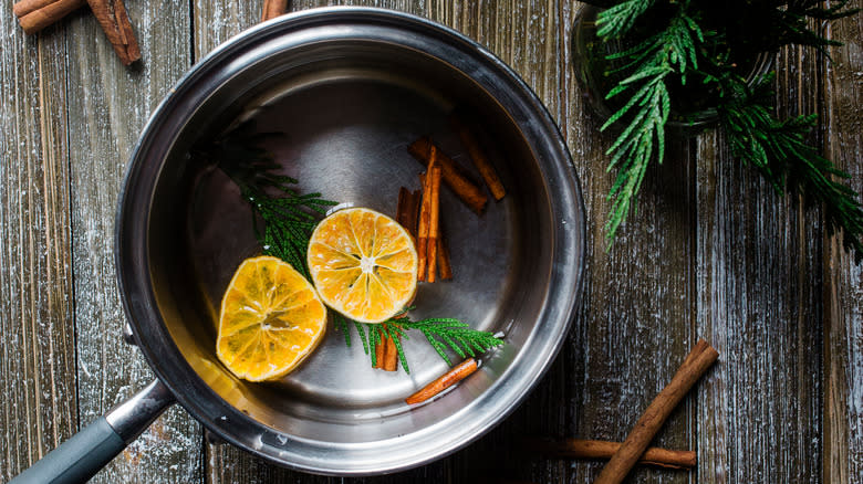 simmer pot on wooden table