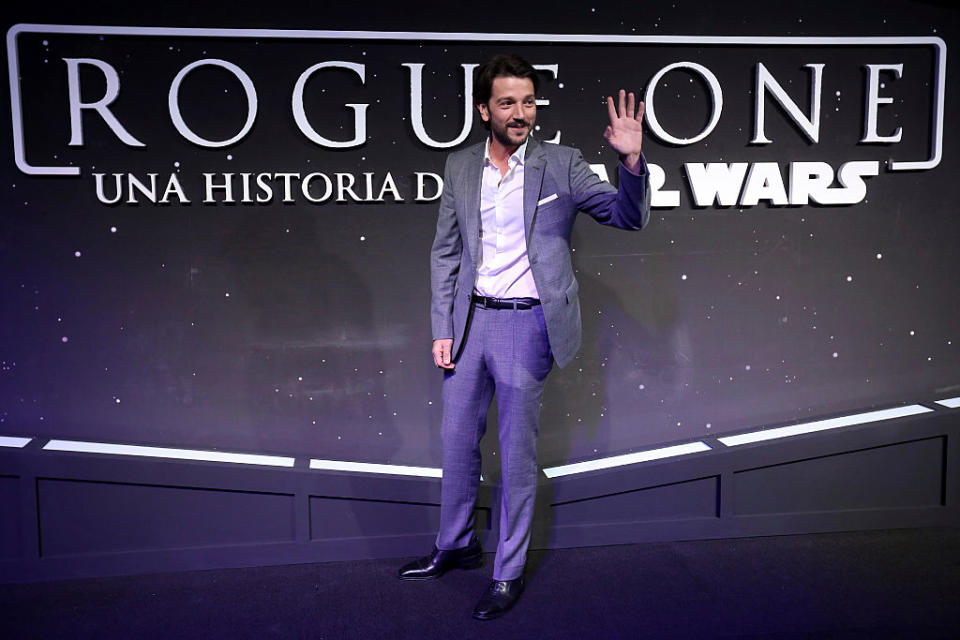  Actor Diego Luna posa durante un evento para promocionar 