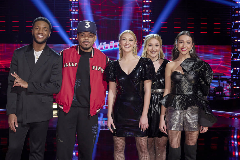 Chance the Rapper with his 'The Voice' Season 23 semifinalists, Ray Uriel and Sorelle. (Photo: Trae Patton/NBC)