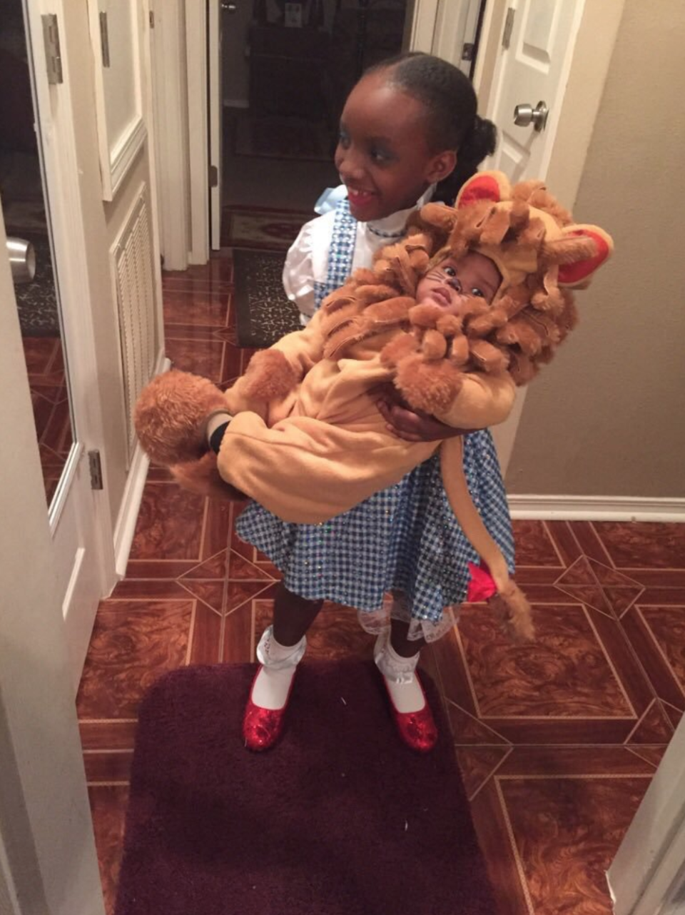 Dorothy and the Lion from ‘The Wizard of Oz’