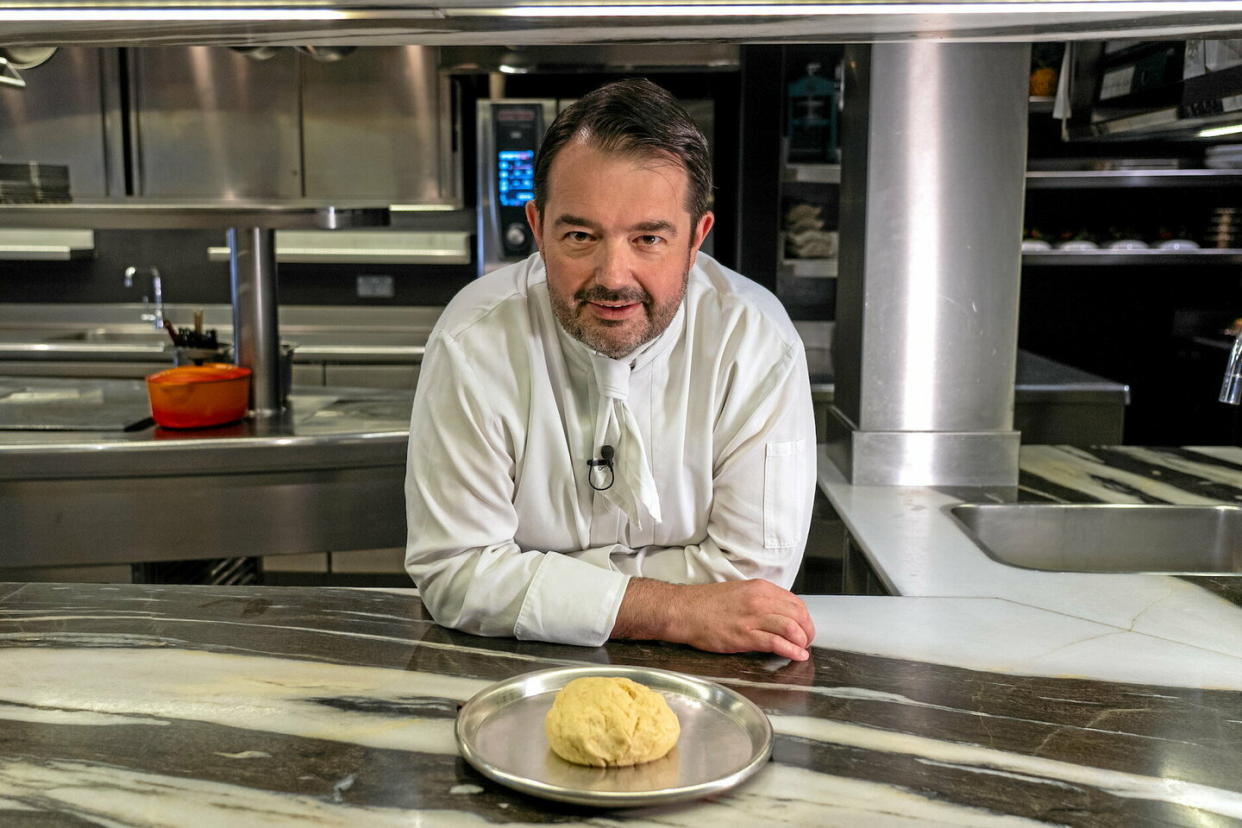 Le chef Jean-François Piège nous confie sa recette de la pâte à pissaladière.  - Credit:DR