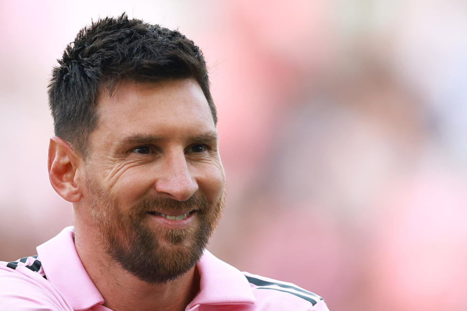 FORT LAUDERDALE, FLORIDA - JULY 25: Lionel Messi #10 of Inter Miami CF reacts prior to the Leagues Cup 2023 match between Inter Miami CF and Atlanta United at DRV PNK Stadium on July 25, 2023 in Fortress Lauderdale, Florida. (Photo by Megan Briggs/Getty Pictures)