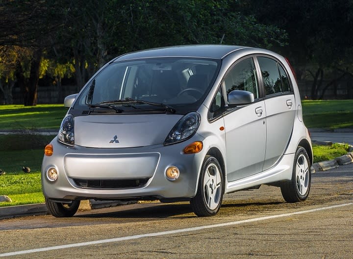 2016 Mitsubishi i-MiEV photo