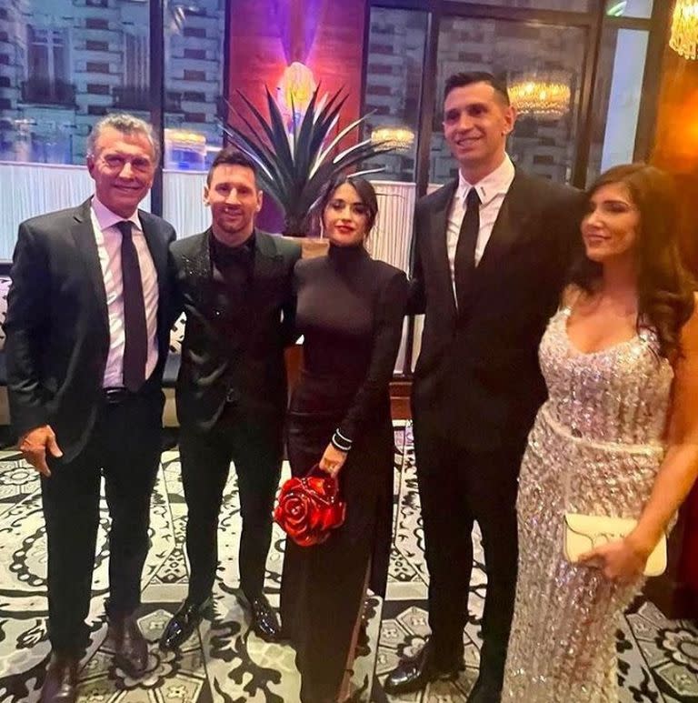 Macri conversó con Messi y el "Dibu" Martínez tras la ceremonia de los premios The Best en París