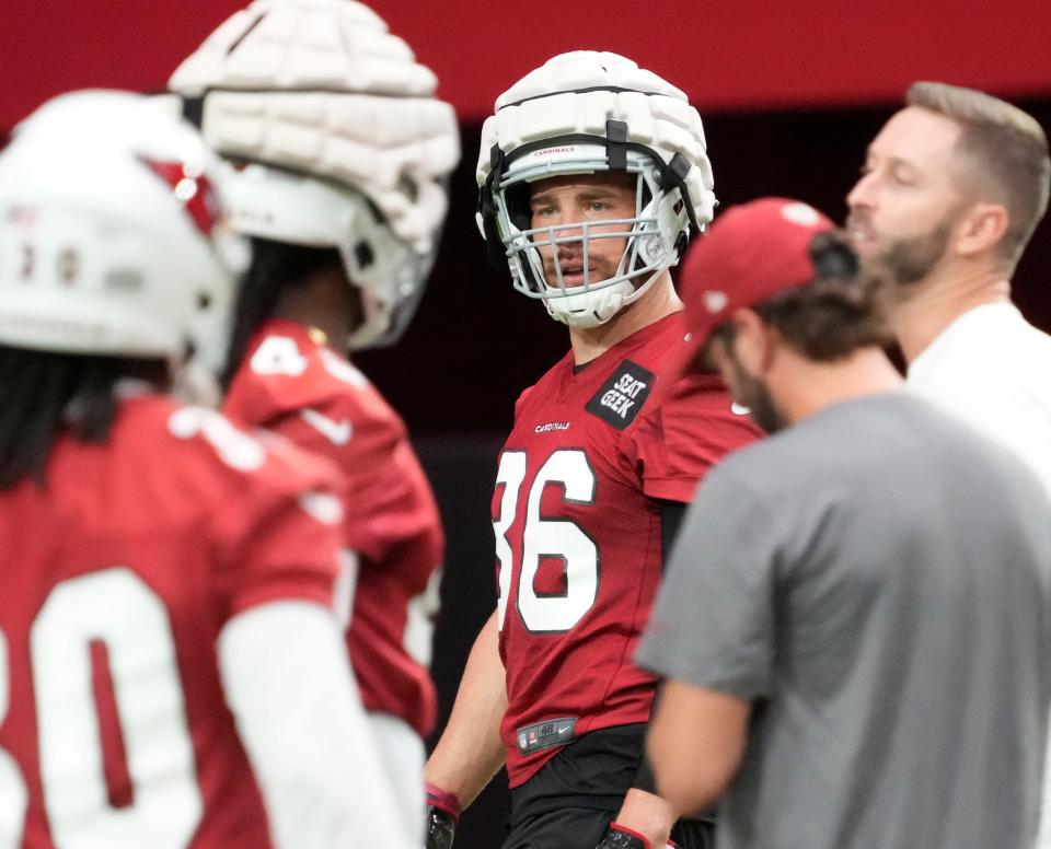 Arizona Cardinals tight end Zach Ertz (86) waits to run a play during training camp at State Farm Stadium in Glendale on July 27, 2022.