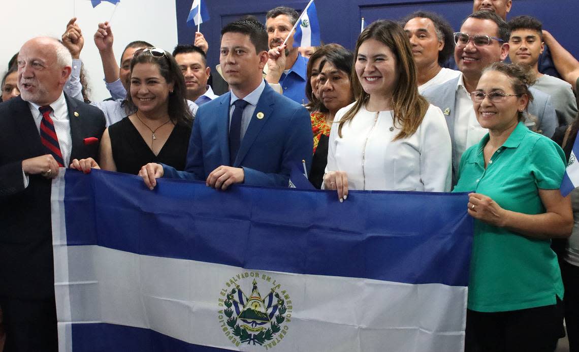 El Salvador Consulate General of the new Fresno office, Wilbur Alemán (middle in tie) celebrates the opening of the consulate on June 6, 2022. To his left (in white) is Cindy Mariella Portal, El Salvador Vice Minister of Migration and Human Mobility.