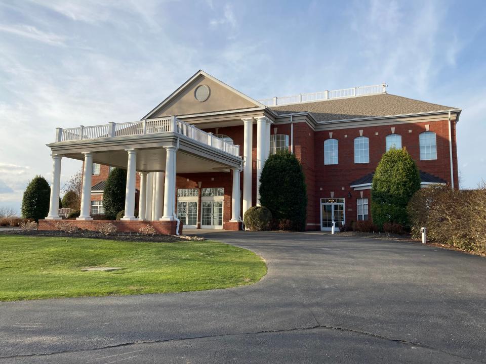 The Stones River Country Club main building sits Tuesday (Feb. 7, 2023) in front of a parking lot and long driveway off Northwest Broad Street in Murfreesboro.