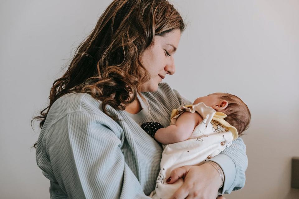 <a href="https://www.pexels.com/photo/mother-with-baby-in-arms-7282407/" rel="nofollow noopener" target="_blank" data-ylk="slk:Pexels/Sarah Chai" class="link ">Pexels/Sarah Chai</a>
