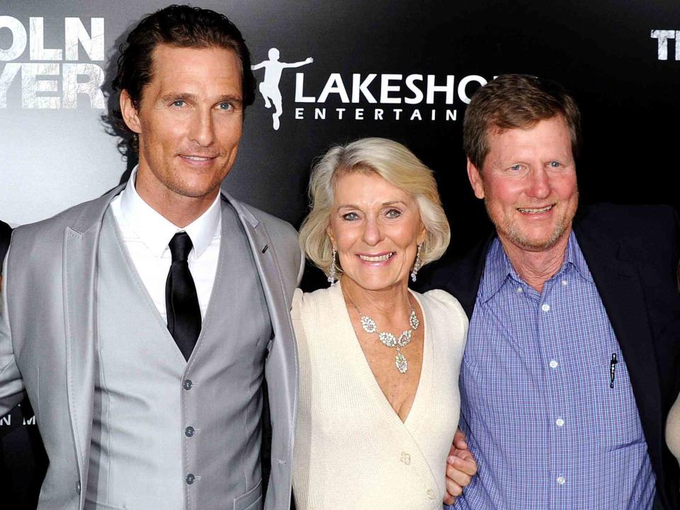 <p>AFF / Alamy</p> Matthew McConaughey, Mary Kathlene McCabe, and Rooster McConaughey