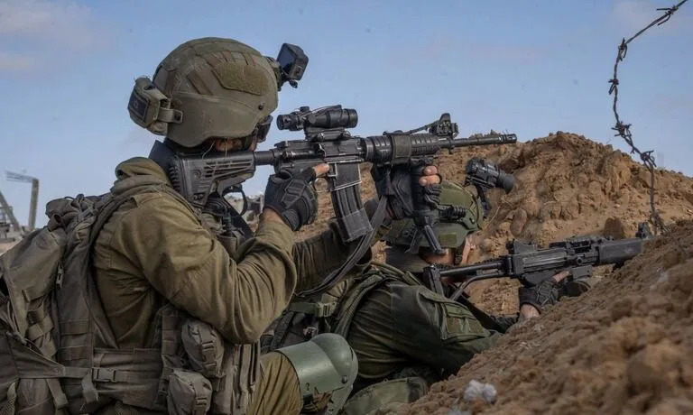 Militares israelíes en Gaza