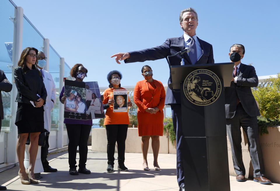 Image: Gov. Newsom Holds News Conference On California Assault Weapons Ban Case (Justin Sullivan / Getty Images)