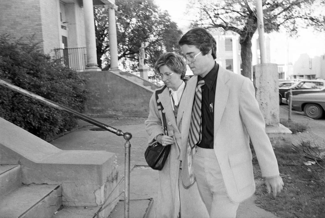 Candace (Candy) Montgomery and her husband Pat walking in to the old Collin County Courthouse ahead of her trial, Oct. 29, 1980.