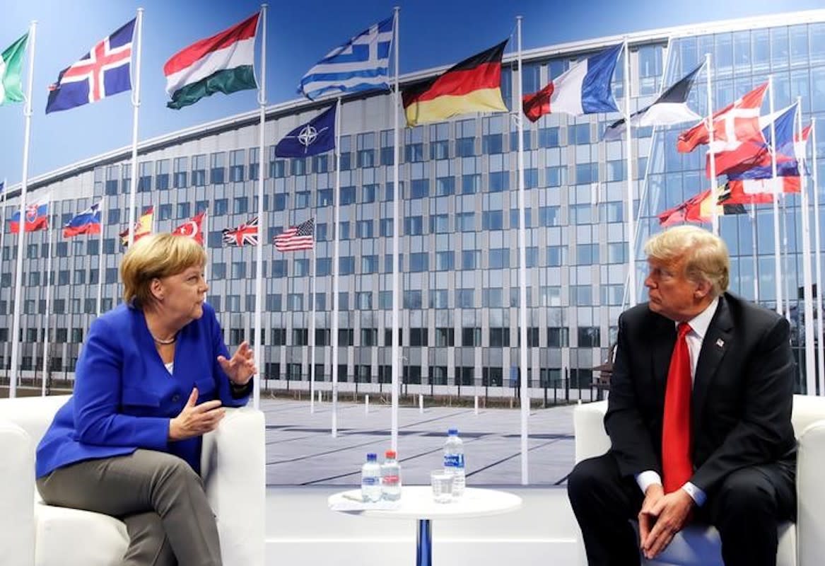 El presidente de EEUU, Donald Trump, y la canciller alemana, Angela Merkel, en una reuniÃ³n bilateral durante la cumbre de la OTAN en Bruselas, BÃ©lgica, 11 de julio de 2018. REUTERS/Kevin Lamarque