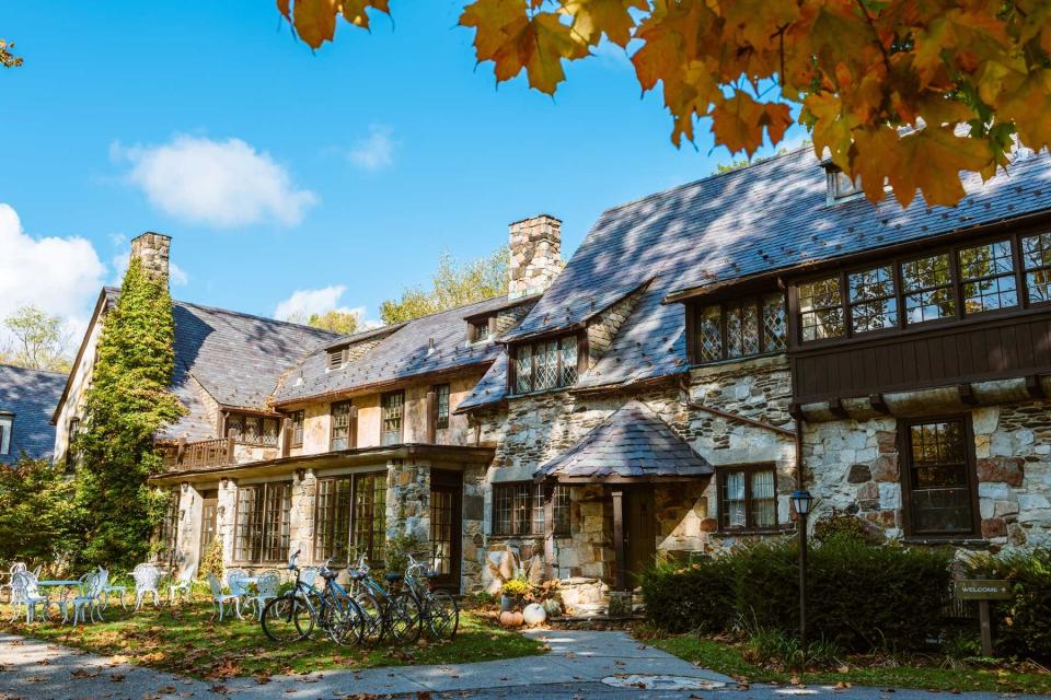 The entrance to Troutbeck Hotel in New York