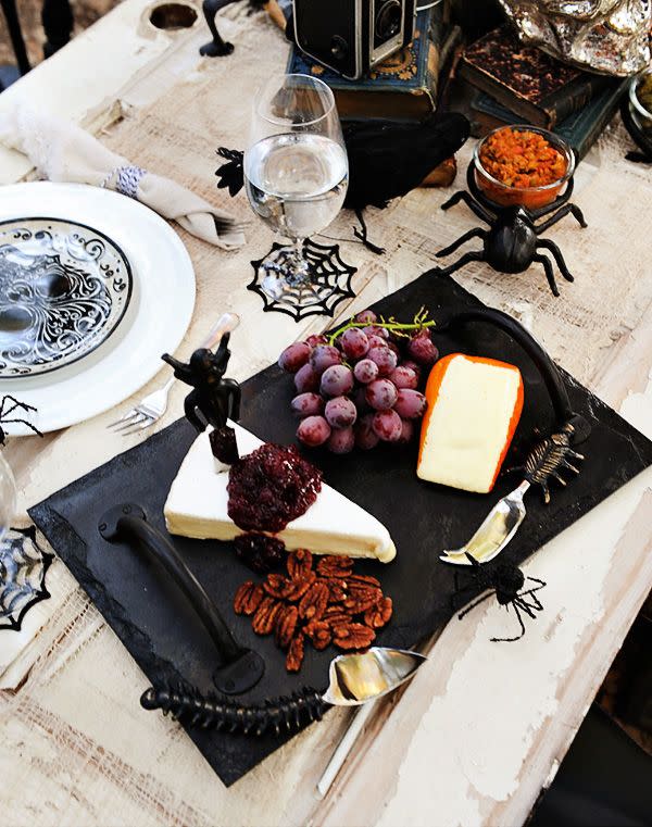 halloween table decor