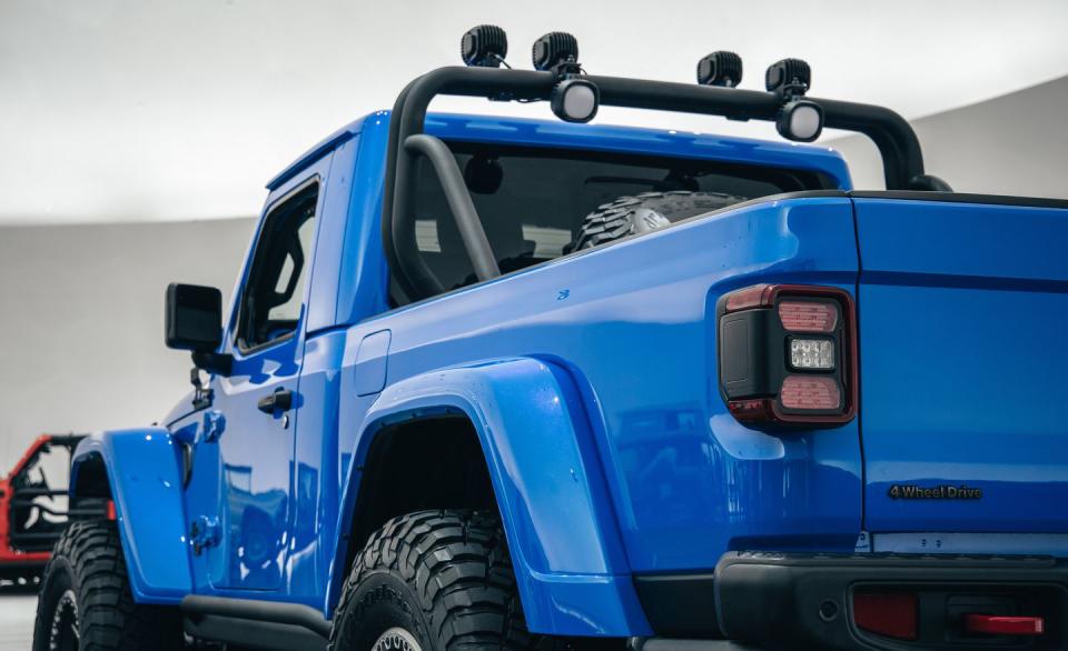 View Photos of the Jeep J6 Concept