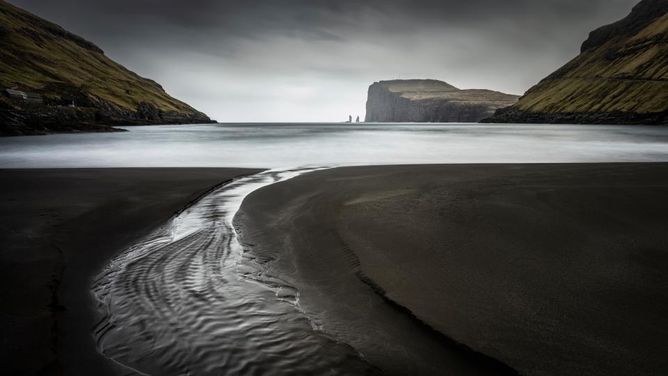 First place, seascapes: Tjornuvik, Streymoy Island, Faroe Islands.