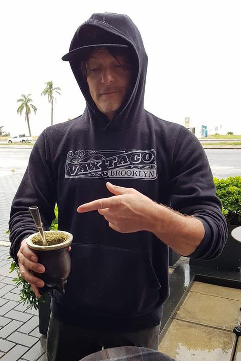 Norman Reedus, actor de la serie The Walking Dead, muestra su mate