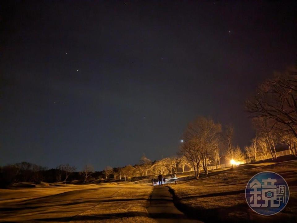 星野磐梯山溫泉酒店對面的高爾夫球場，可寧靜觀星。