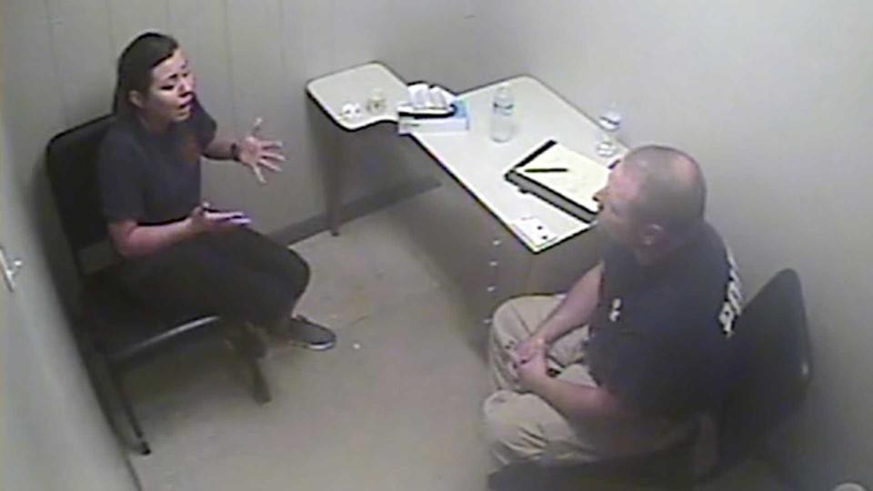 Mary Katherine Higdon is questioned by Lt. Chris Wilson. He says that during this interview, Higdon confessed to shooting her boyfriend Steven Freeman in anger. / Credit: Spalding County District Attorney's Office