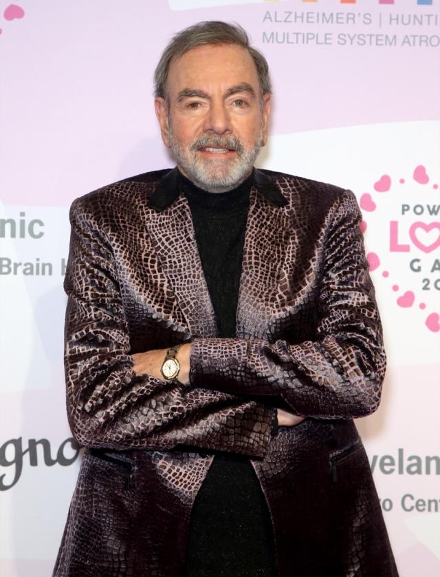 Neil Diamond health: 'It does have its challenges' - 10 early signs of  Parkinson's disease