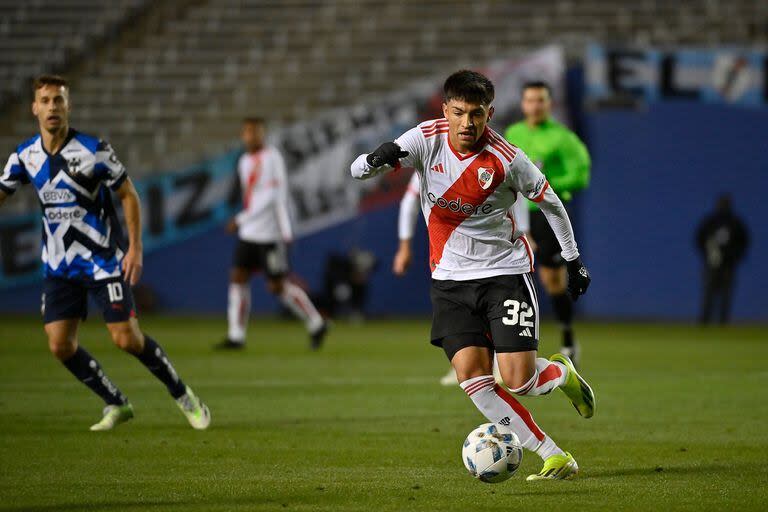 Agustín Ruberto en el partido con Rayados, de Monterrey; el goleador tuvo ante Argentinos su bautismo oficial con la camiseta de River