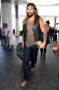 <p>Think you’d ever recognize the hulking star if you ran into him at the airport? His tattoos and long hair kinda give it away. (Photo: starzfly/Bauergriffin.com) </p>