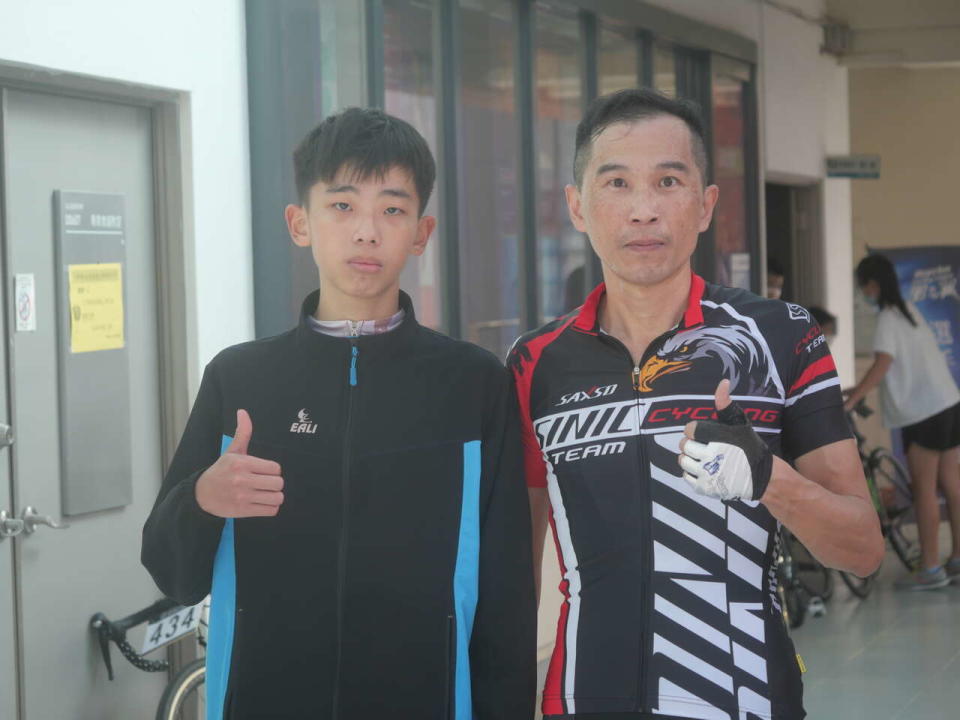 青男組冠軍蕭博允和49歲父親蕭楷樺都有參賽。大會提供