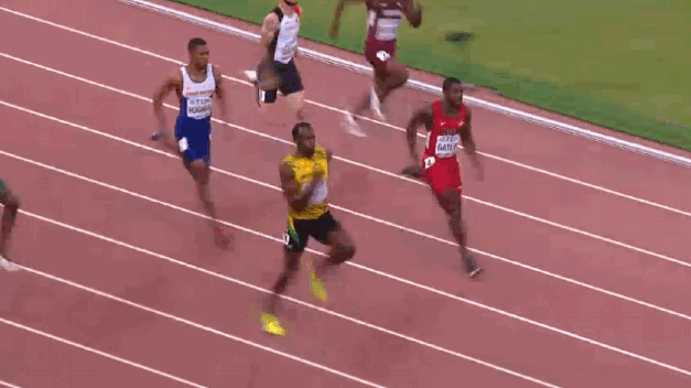 Usain Bolt starts jogging before the finish line, still destroys everyone  in the 200 meters