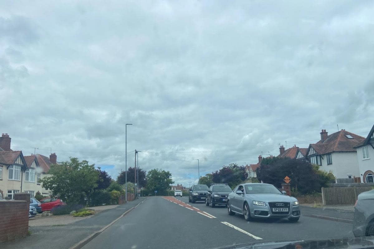 Traffic begins to build up on Ombersley Road due to the event <i>(Image: Newsquest)</i>