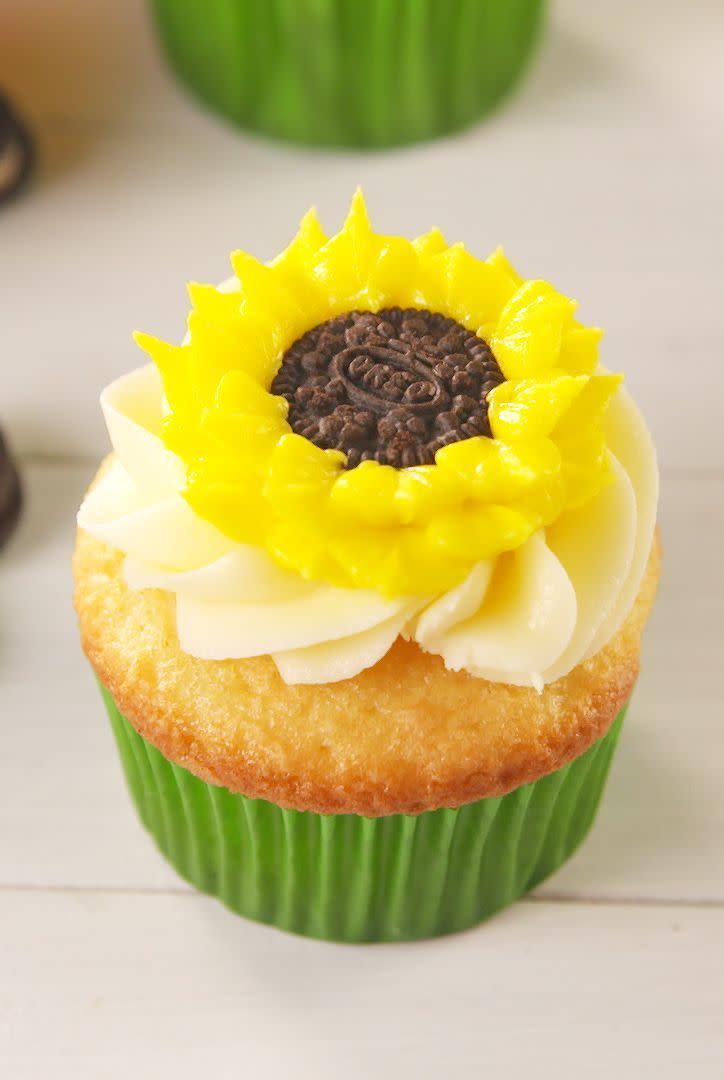 Oreo Sunflower Cupcakes