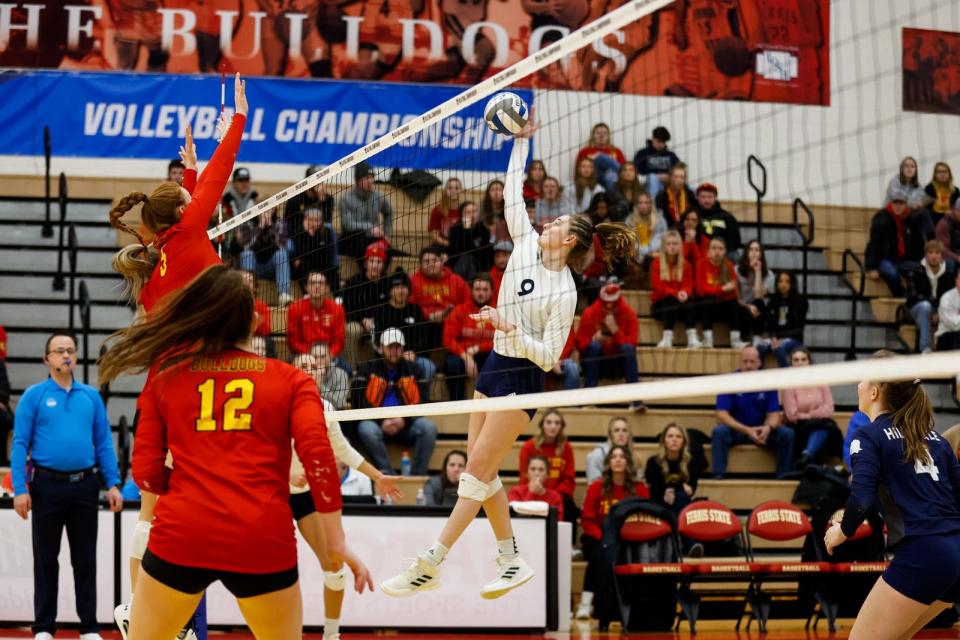 2021 AVCA All-American Charger senior middle hitter Allyssa Van Wienen.