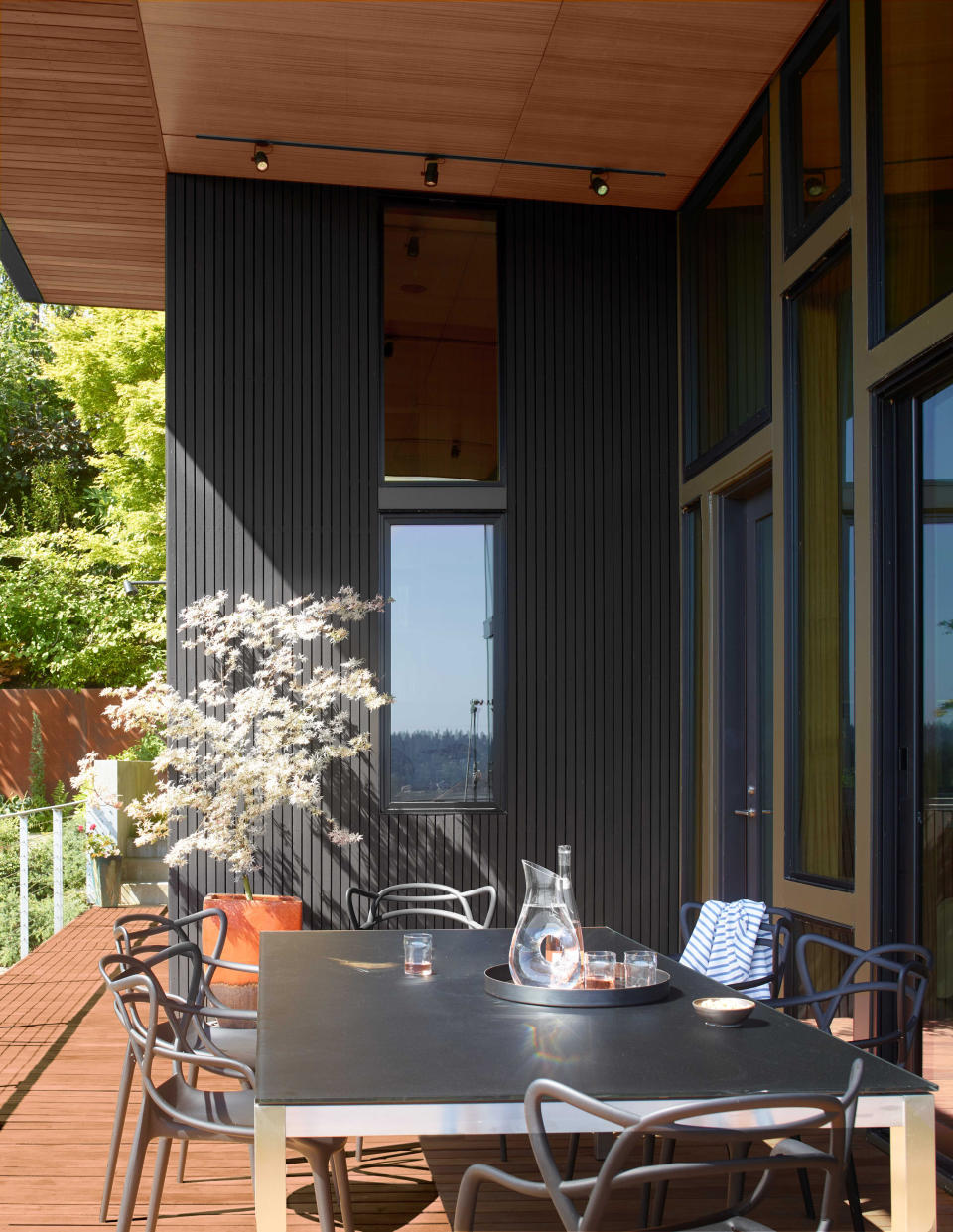 Match your decking to your home's architecture