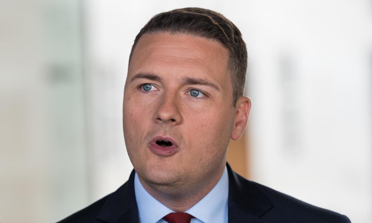 <span>Wes Streeting: ‘The number of patients in hospital beds per day unable to be discharged because of a lack of care in the community could fill 26 hospitals.’</span><span>Photograph: Wiktor Szymanowicz/Future Publishing/Getty Images</span>