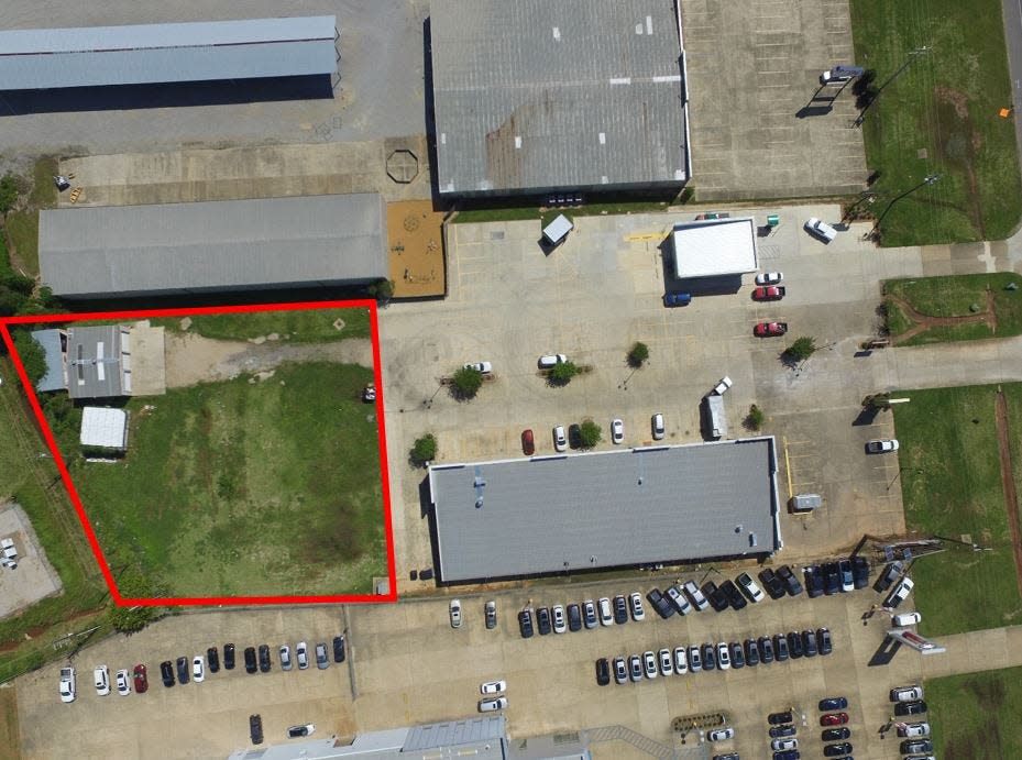 D'Argent Companies LLC will be adding a 6,000 square foot building to an existing shopping center at 6354 Coliseum Blvd. Justin Giallonardo, president of real estate, said they hope to add two restaurants on each side complete with their own drive-thrus.